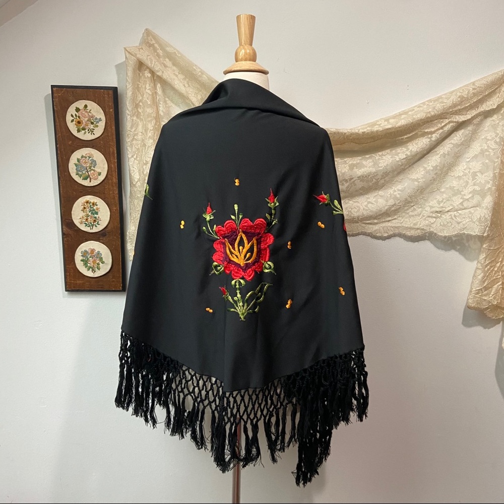 Vintage Embroidered Piano Shawl - Picture 2 of 7